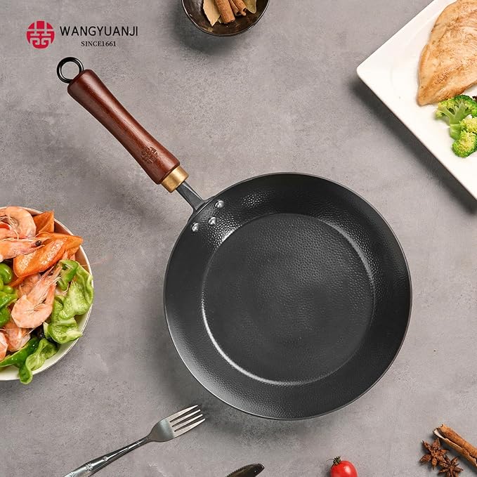 WANGYUANJI Coating-Free Carbon Steel Pan, Flat Bottom Skillet with Removable Heat-Resistant Wooden, High-Heat & Open Flame Compatible (Gas, Electric, Induction) 10.24Inch Frying Pans for Cooking