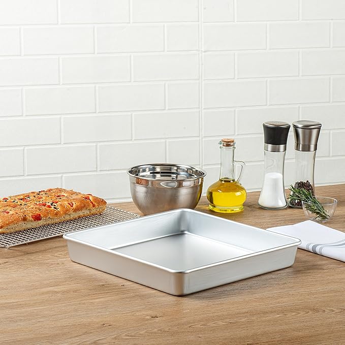Restaurantware Square Cake Pan 12 Count 12 x 12 x 2 Inch Aluminum Square Baking Pan Straight-Sided Silver Oven-Safe Bakeware For Professional Bakers