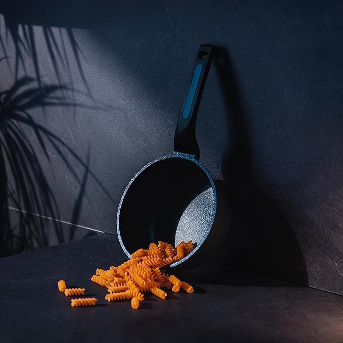 Arcos Non-stick Saucepan 16 cm, Cast Aluminium, Suitable for All Kitchens, Ergonomic Handle, Energy Saving, Dishwasher, Black/Blue, Thera Series
