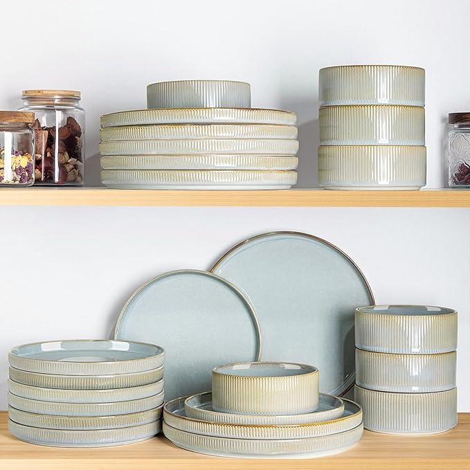 TheTerra Ceramic Dinnerware Sets for 8, 24 Pieces Porcelain Lightweight Speckled Plates and Bowls Sets, Scratch Resistant Dish Set, Oven & Microwave & Dishwasher Safe, Illusion Blue