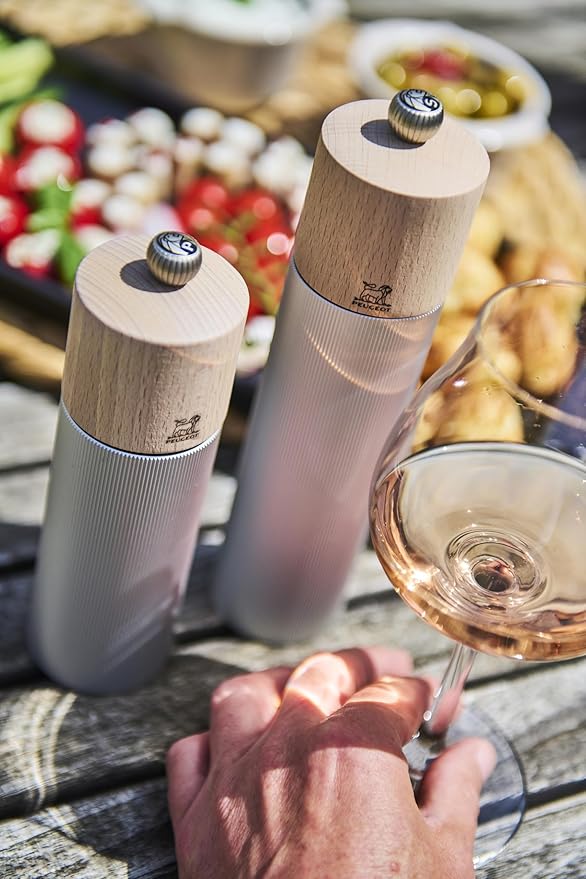 Manual Salt Mill in Aluminium and Wood, Natural, 8,66in
