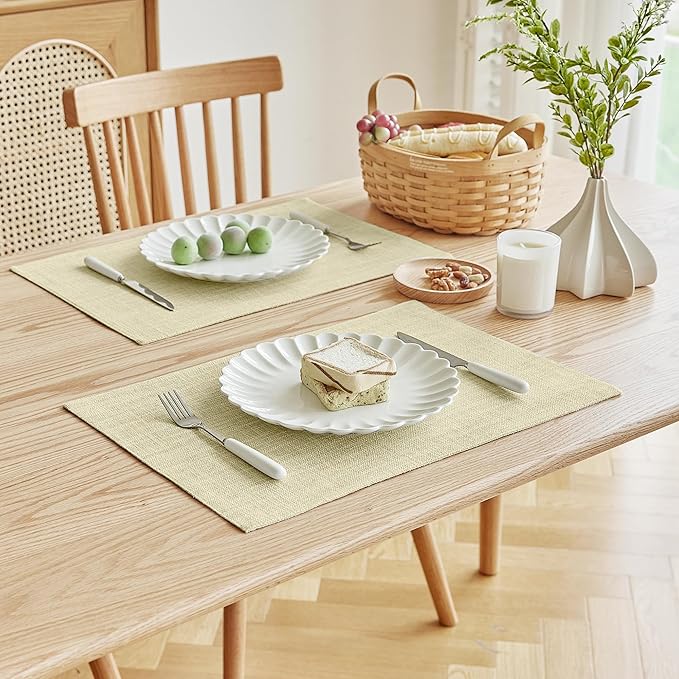 Softalker Faux Linen Placemats Set of 6-12 x 18 Inch, Heat Resistant Double Layered Durable Burlap Farmhouse Place Mats, Non-Slip Washable Rustic Table Mats for Dining, Kitchen, Party竊뉽ight Linen
