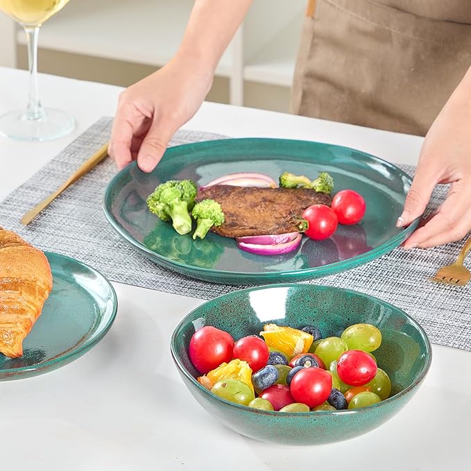 Bestone 12 Pieces Round Kitchen Dinnerware Sets竊똏lates and Bowls Sets,Dishes, Plates, Bowls, Dish Set, Chip Resistant Ceramic Dinnerware Set, Dishwasher/Microwave Safe,Service for 4,Ceylon Green