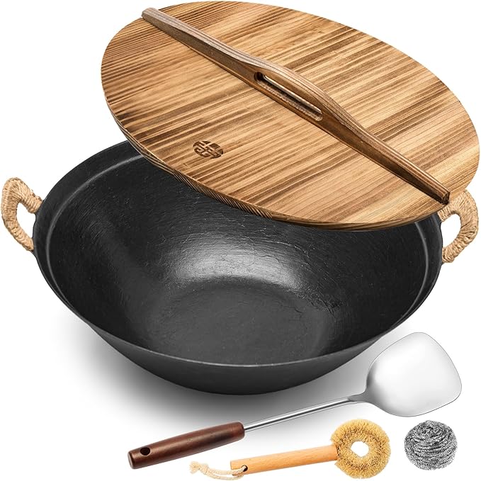 WANGYUANJI 13.4 Inch Cast Iron Wok with Wooden Lid and Stainless Steel Spatula, Flat Bottom Double-Handle Chinese Stir Fry Pan, Uncoated Cast Iron Wok for Induction, Gas and Electric Stoves