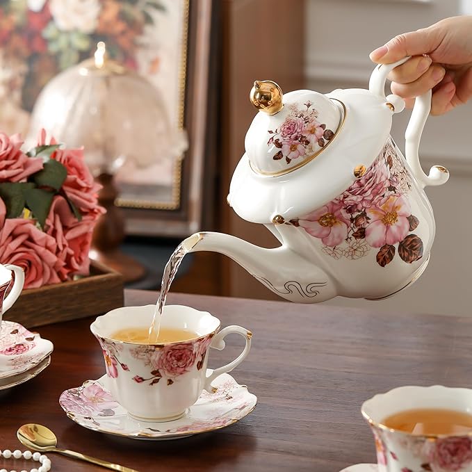 TATSUMI Country Roses Bone China Tea Cup and Saucer Set, 3 Pieces, Vintage Style, For Women and Tea Parties (Chocolate Red, 1 set)