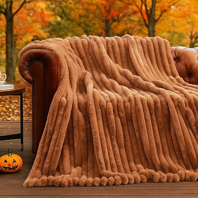 Am챕lie Home Faux Fur Throw Blanket for Couch, Cozy Fuzzy Fluffy Fur Luxurious Soft Striped Plush Gift Blankets for Family Sofa Chair Bedroom, 55"x70", Brown