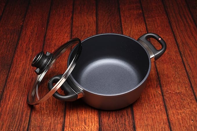 Swiss Diamond 8" 2.3Qt Casserole Pan HD Nonstick Diamond Coated Aluminum Casserole Pan Includes Lid PFOA Free Dishwasher/Oven Safe Casserole Pan Grey…