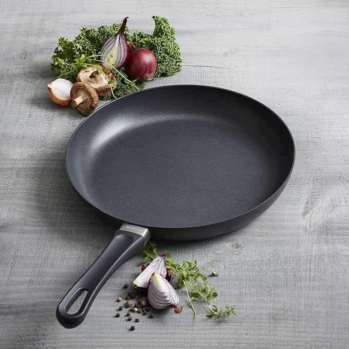 Scanpan Classic 2-Piece Nonstick Fry Pan Set, 8-inch and 10 1/4-inch ??Compatible with Gas and Electric Stovetops, Metal Utensil Safe, Oven Safe to 500째F, Dishwasher Safe, Black