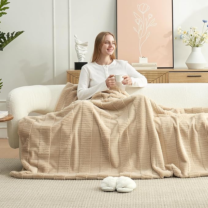 Am챕lie Home Luxury Striped Faux Fur Throw Blanket for Couch, Soft Cozy Fuzzy Fluffy Soft Plush Blankets Sofa Chair Gift Blankets for Women, 60"x80", Beige