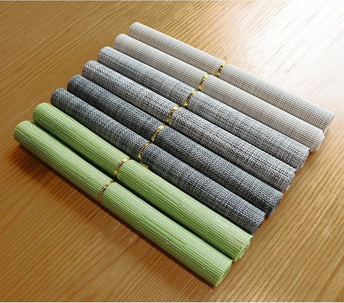 Placemats Set of 4,Heat Resistant Non-Slip Table Mats,Place mats for Dining Table,Washable Durable PVC Vinyl Woven Placemat（Beige）