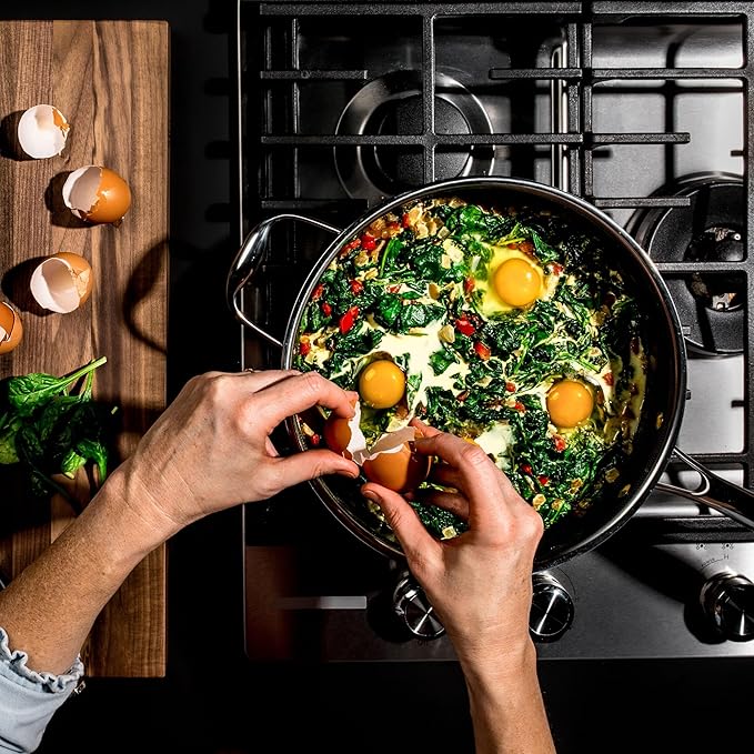 HexClad Hybrid Nonstick 3.3-Quart Deep Saut챕 Pan with Tempered Glass Lid, Stay-Cool Handle, Dishwasher-Friendly, Oven-Safe Up to 900째F, Induction Ready, Compatible with All Cooktops