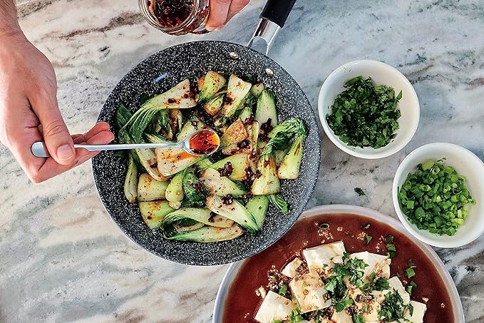 DaTerra Cucina - Nonstick Ceramic Wok with Lid - Made in Italy - High Heat Resistant Nonstick Cookware - Oven Safe, PTFE, Cadmium, Lead & PFOA free - Volcanic Black Speckled 13